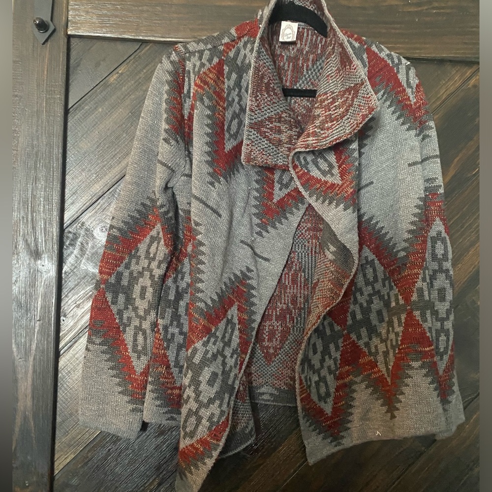Boutique sweater cardigan. Red & grey print
